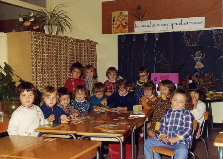 photo-de-classe-maternelle-de-1972-ecole-les-clementieres-chaponnay