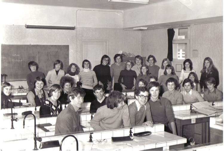 Photo de classe 2C de 1974, Lycée Michel Anguier - Copains d'avant
