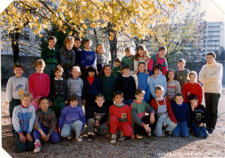 Photo de classe CM1 de 1989, ECOLE ELISABETH DE LA TRINITE Copains d