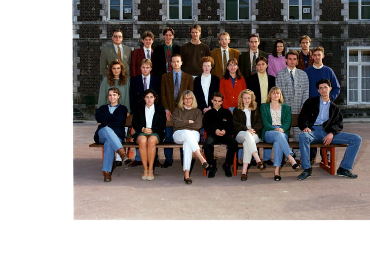 Photo de classe BTS FORCE DE VENTE 2IEME ANNEE de 1992, Lycée Saint ...