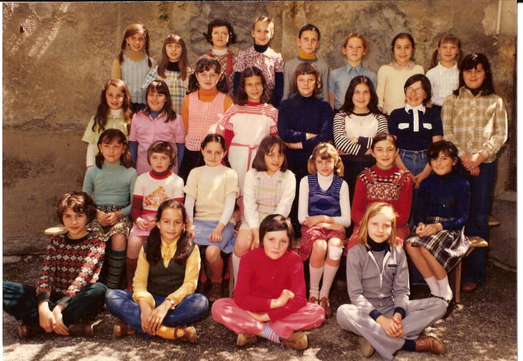 Photo de classe CM2 de 1977, Ecole Sainte Jeanne D'arc (Gap) Copains