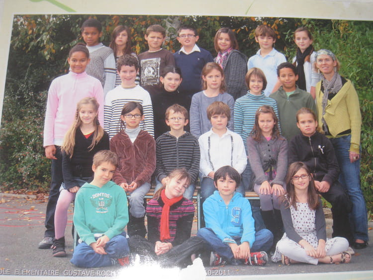 Photo de classe Photo de classe CM2 de 2010, ECOLE GUSTAVE ROCH ...