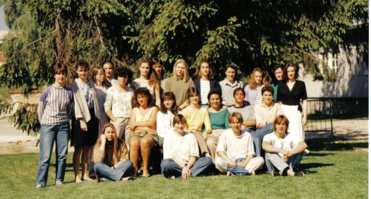 Photo de classe Terminale A1 de 1990, Lycée Louise Michel - Copains d'avant