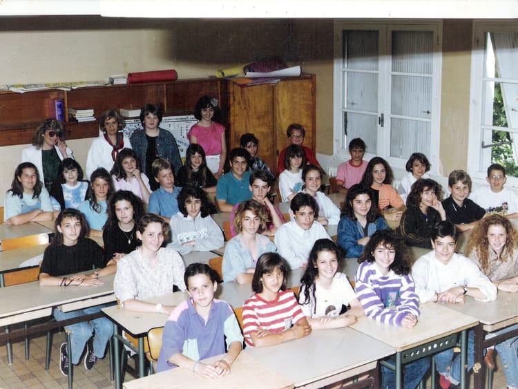 Photo de classe 5° mais sans conviction de 1990, Collège De La Sainte
