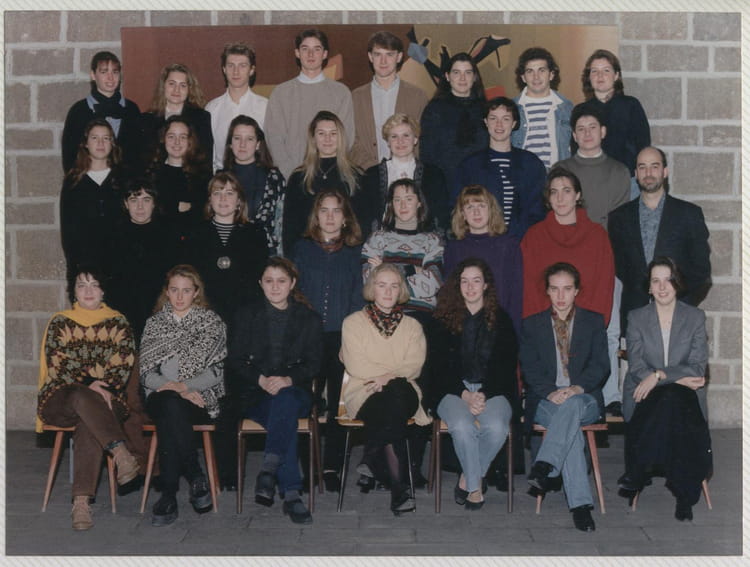 Photo de classe BTS CI 2ème année A.Renoir de 1993, BTS COMMERCE ...