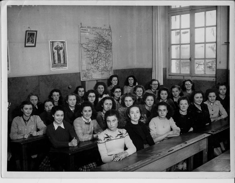 Photo de classe La Providence Enghien 1947 de 1947, NOTRE DAME DE LA