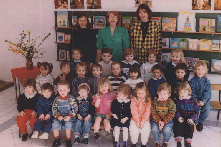 Photo de classe Mme Louvin 1993 de 1993, Ecole Sainte Marie