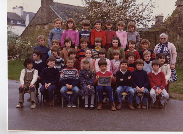 Photo de classe CE1 1980-1981 de 1980, ECOLE SAINTE MARIE - Copains d'avant