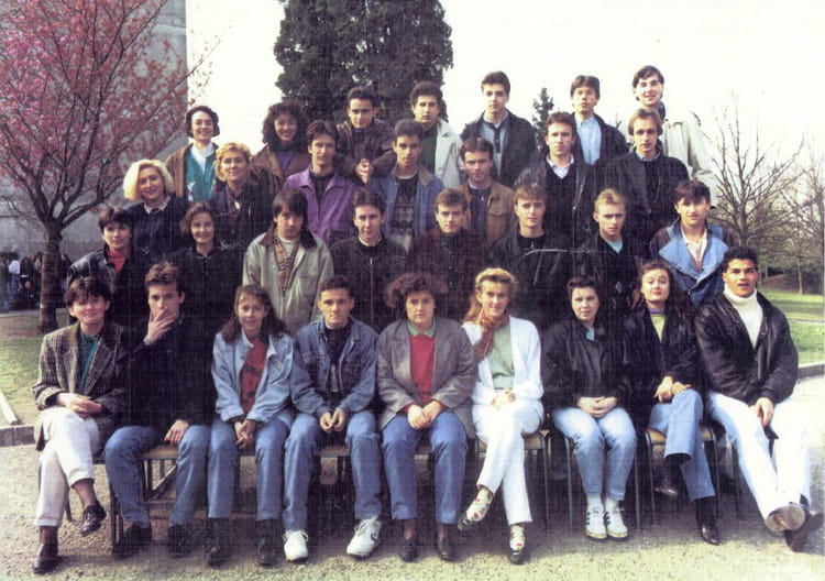 Photo de classe BTS Force de Vente 1989-1990 de 1989, Lycée De Presles ...
