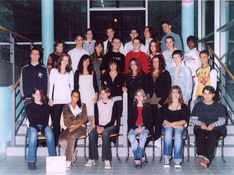 Photo de classe 2nde 2 de 2006, Lycée La Tour Des Dames - Copains d'avant