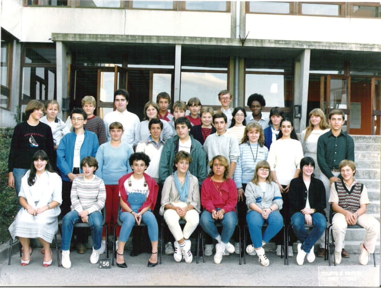 Photo de classe 2nde de 1983, Lycée Gaston Bachelard - Copains d'avant