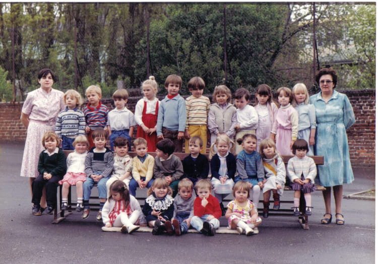 Photo de classe Maternelle de 1985, Ecole Sainte Famille (Bethune
