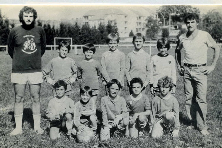 Photo De Classe quipe De Poussins De 1983 CS DOULAINCOURT SAUCOURT photo-de-classe-quipe-de-poussins-de-1983-cs-doulaincourt-saucourt