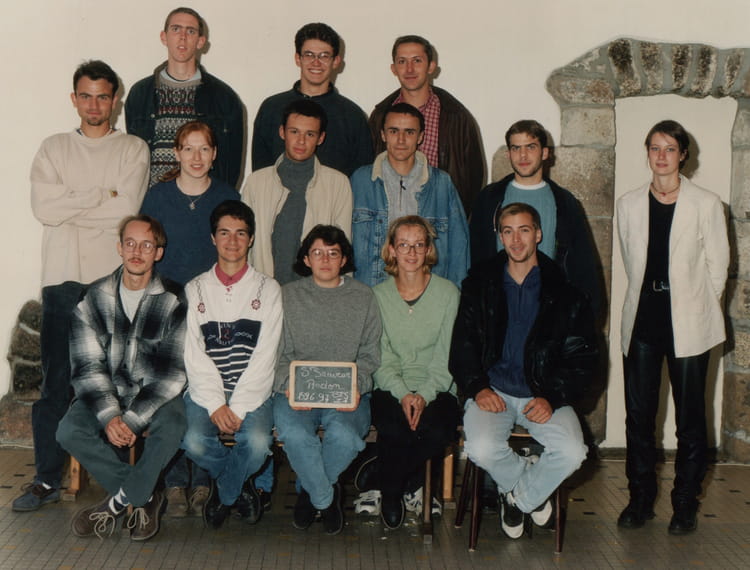 Photo de classe BTS info 1ère anné 96-97 de 1997, LYCEE SAINT SAUVEUR ...