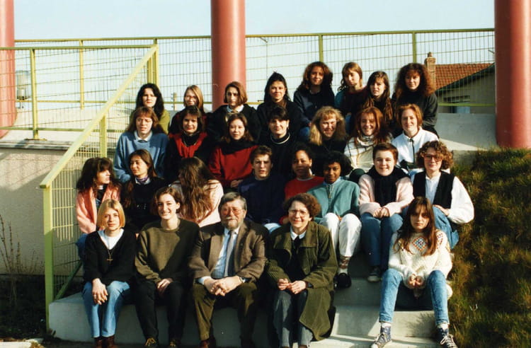 Photo de classe Terminale A2 de 1992, Lycée Louise Michel - Copains d'avant