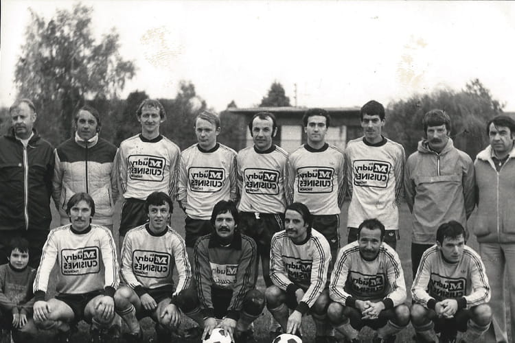 Photo de classe Equipe 2 stella de 1980, STELLA Copains d'avant