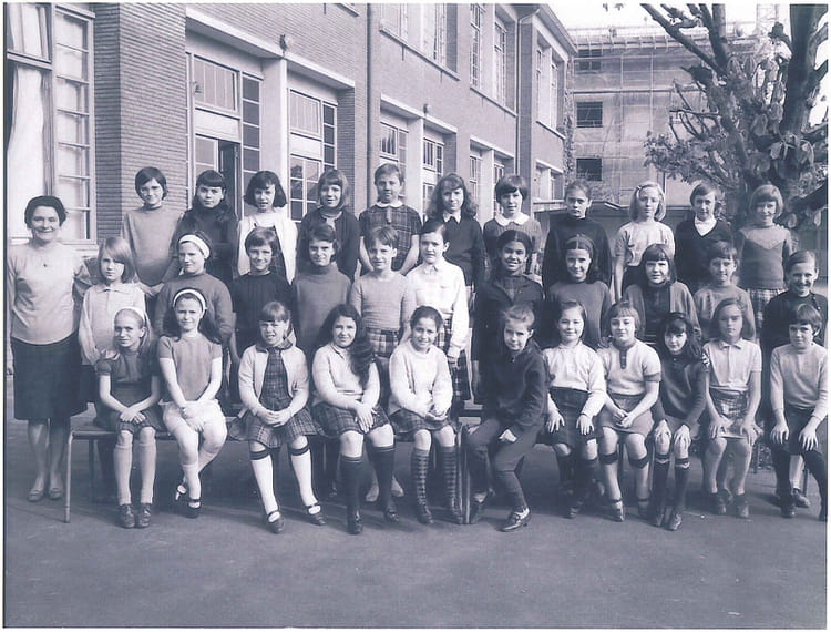 Photo de classe CM1 de 1967, ECOLE DES COTEAUX Copains d'avant