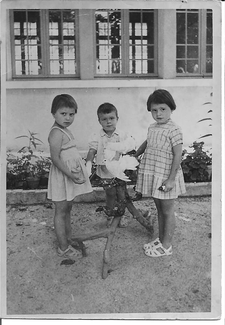 Copains D Avant Par Nom De Famille Photo de classe Toulon mais j ai oublie le nom de l ecole de 1961, Ecole  Riviere-neuve (Toulon) - Copains d'avant