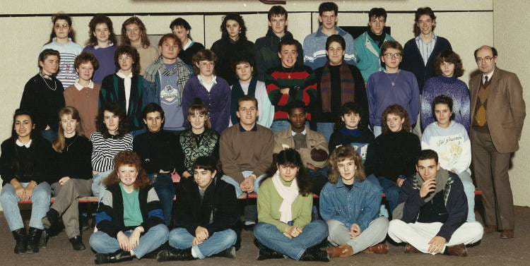 Photo de classe Termnal G de 1990, Lycée Cassini - Copains d'avant