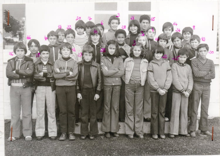 Photo de classe Classe de 6 eme 2 college privé cerizay de 1977