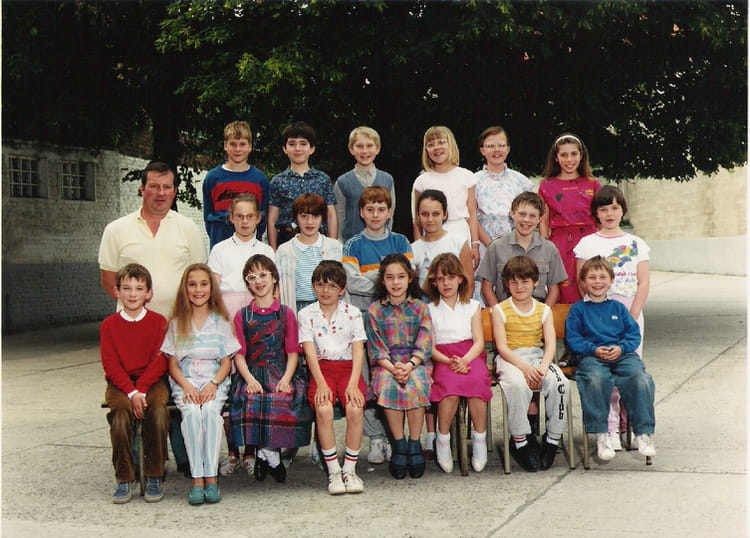 Photo de classe CM1 de 1986, Ecole Sainte Reine (Denain) Copains d'avant
