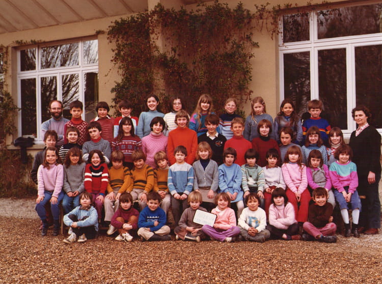 Cp Ce1 Ce2 Cm1 Cm2 Signification Photo de classe CP CE1 CE2 CM1 CM2 de 1984, Ecole Primaire (Gizeux