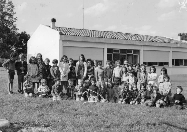 Photo de classe Ecole primaire de 1975, Ecole Primaire (Saint Andre Et