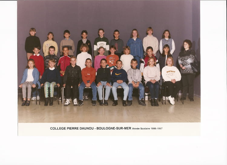 Photo de classe 6éme4 de 1997, Collège Pierre Daunou Copains d'avant