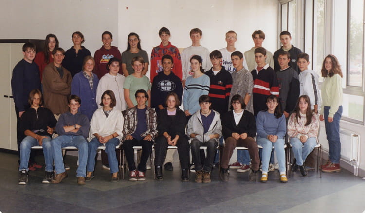Photo de classe Ma 2ème seconde de 1997, Lycée Jean Moulin - Copains d ...