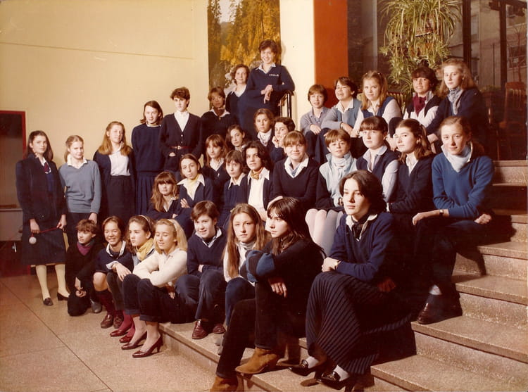 Photo de classe 2nd ou 1ére A de 1982, ST URSULE LOUISE DE BETTIGNIES