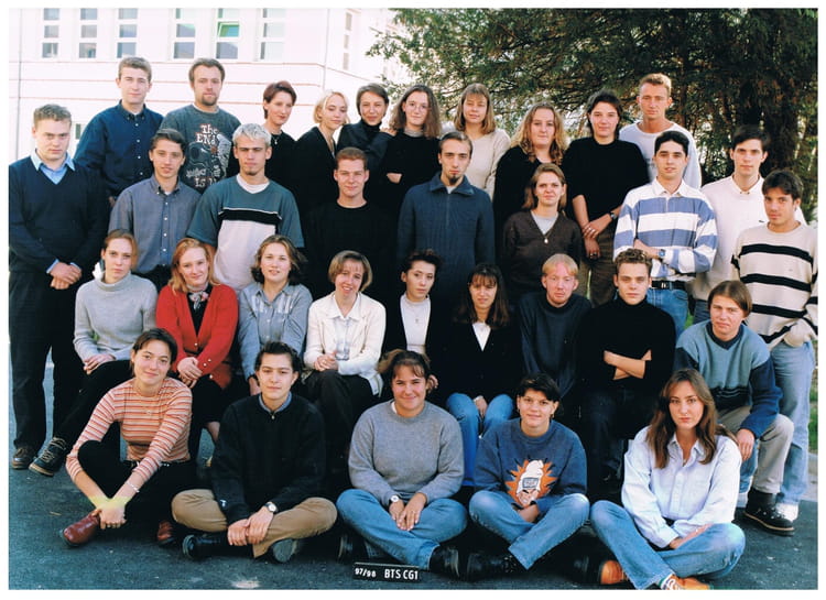 Photo de classe BTS compta de 1998, Lycée Saint-michel - Copains d'avant