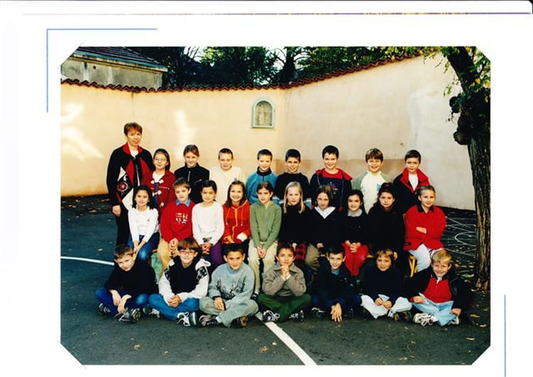 Photo de classe CM1 de 2001, Ecole Sainte Jeanne D'arc (Gap) Copains