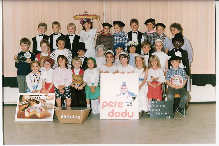 Photo de classe CE 1 de 1987, Ecole Sainte Therese (Couilly Pont Aux