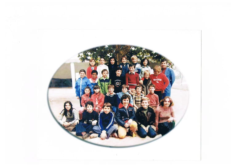 Photo de classe CM2 PINVERT AUBAGNE Mr Malaisé de 1978, ECOLE
