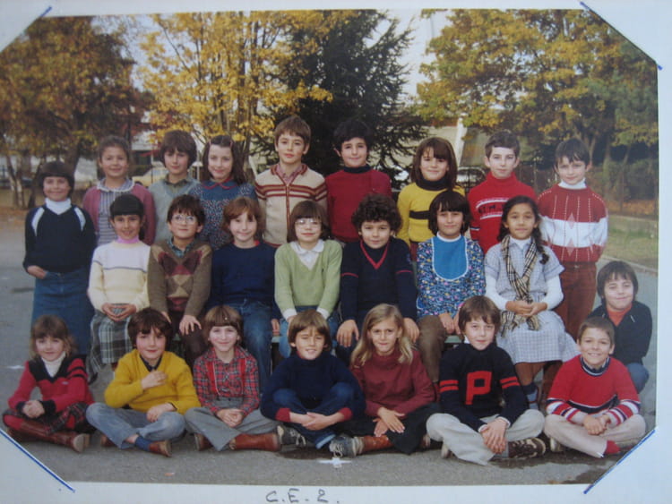 Photo de classe CE2 de 1980, ECOLE JEAN SARRAILH Copains d'avant