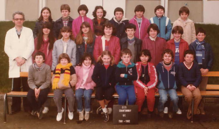 Photo de classe E19811982 de 1982, Collège René