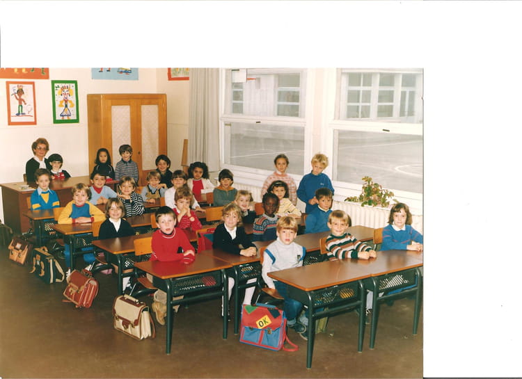 Photo de classe CP de 1984, ECOLE MARIE CURIE - Copains d'avant