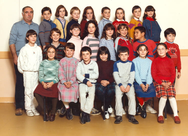 Photo de classe CM1 de 1984, ECOLE BAHON CARLE Copains d'avant