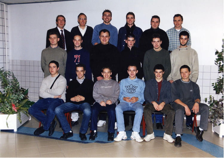 Photo de classe BTS 2 prod bois de 2003, Lycée Jean Prouvé - Copains d ...
