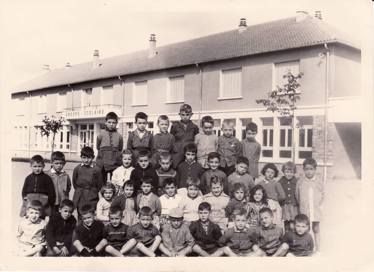 Photo de classe CP 19621963 de 1962, école Primaire De Saint Maurice