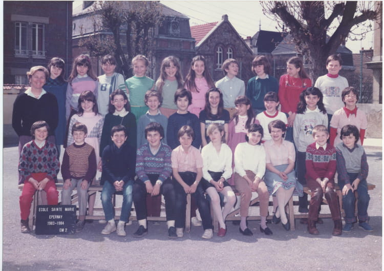 Photo de classe CM2 de 1984, ECOLE SAINTE MARIE - Copains d'avant