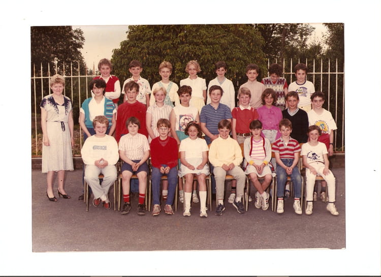 Photo de classe Cm1 ou cm2 de 1983, ECOLE SAINTE MARIE - Copains d'avant