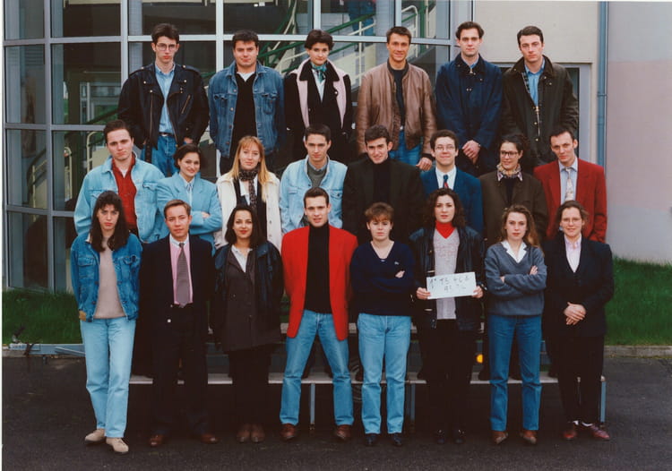 Photo de classe BTS Action Co 1993-94 de 1993, Lycée Sainte Marguerite ...