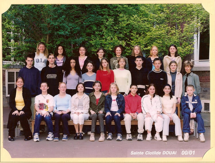 Photo de classe 3C de 2001, Collège Sainteclotilde Copains d'avant