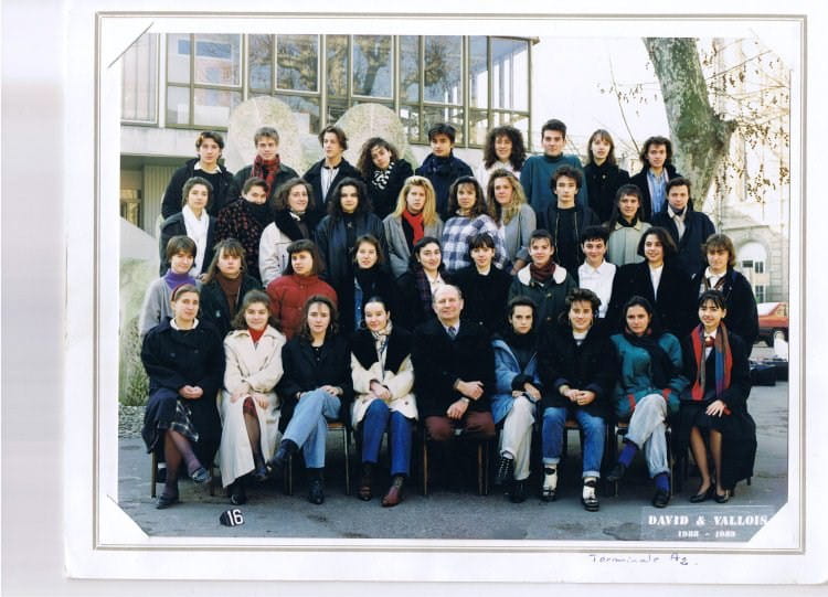Photo de classe TERMINALE A2 de 1988, Lycée Michel Montaigne - Copains ...