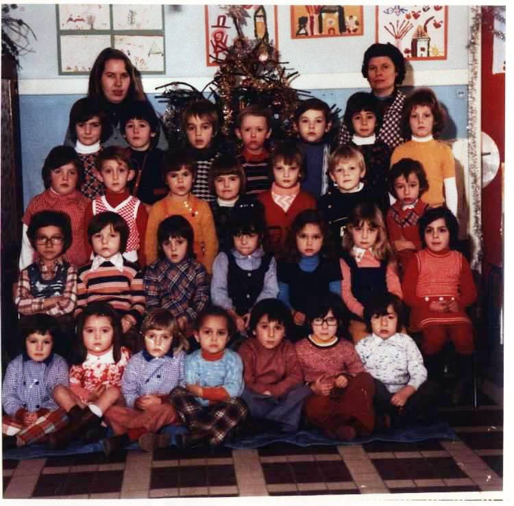 photo-de-classe-maternelle-de-1976-ecole-jules-andrieu-vermelles