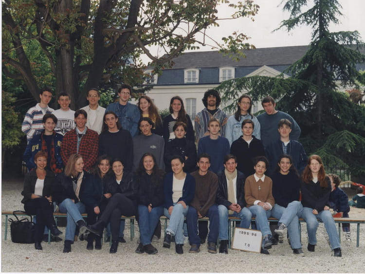 Photo de classe Terminal S de 1995, Lycée Privé Saintejeanne Elisabeth