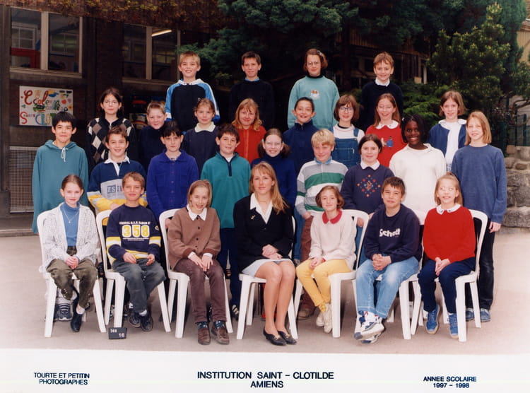 Photo de classe 19971998 CM2 de 1997, ECOLE SAINTE CLOTILDE