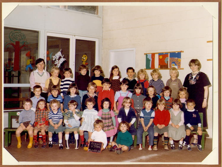 Photo de classe Maternelle petite section de 1977, ECOLE SAINT JOSEPH ...