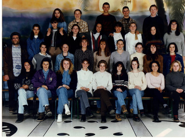 Photo de classe Terminale stt cas de 1997, Lycée Jean Moulin - Copains ...